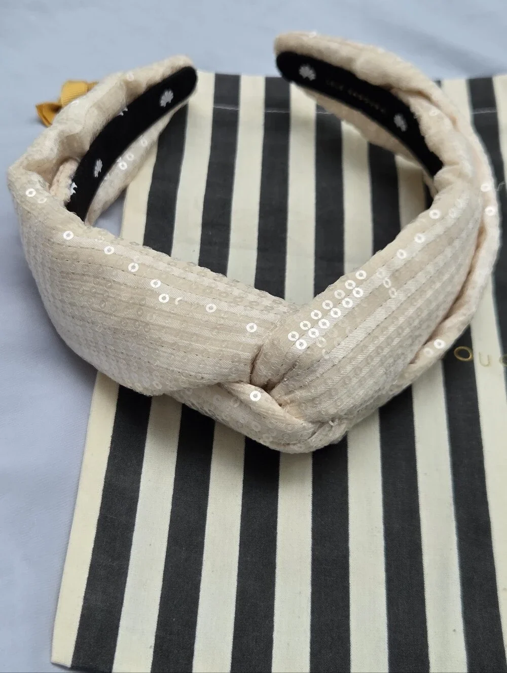 NWOT Lele Sadoughi Marlene Sequin Knotted Headband In Vanilla Crean